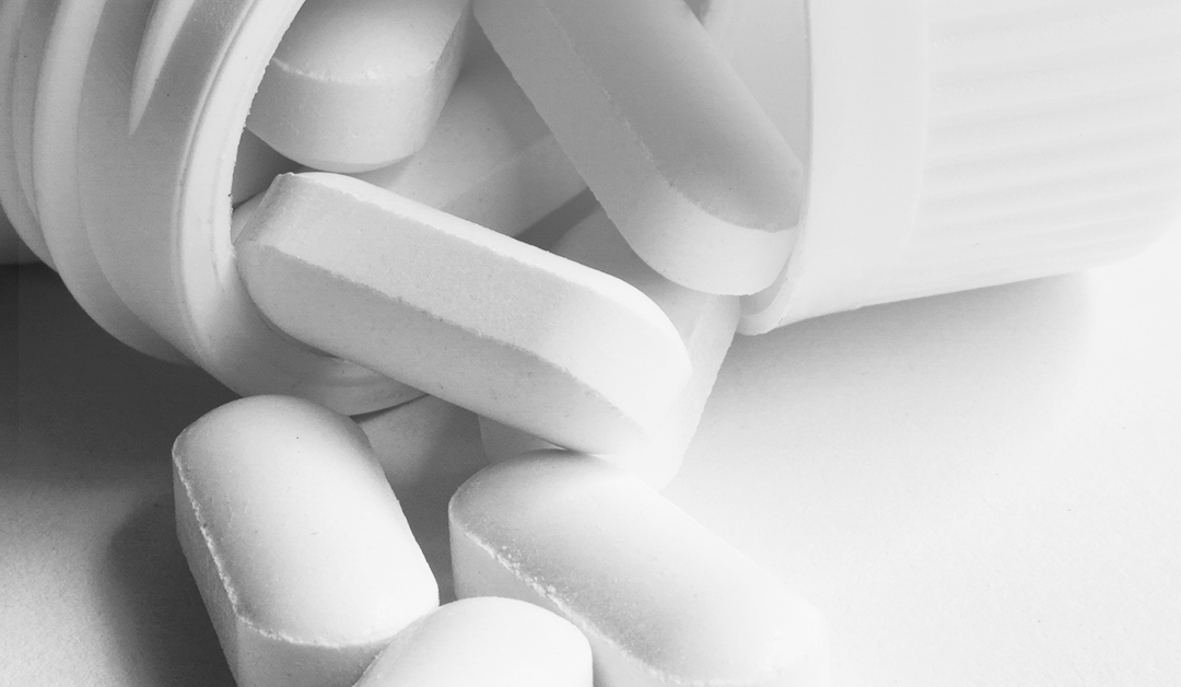 Você trata os sintomas, mas ignora a causa: o risco silencioso da automedicação